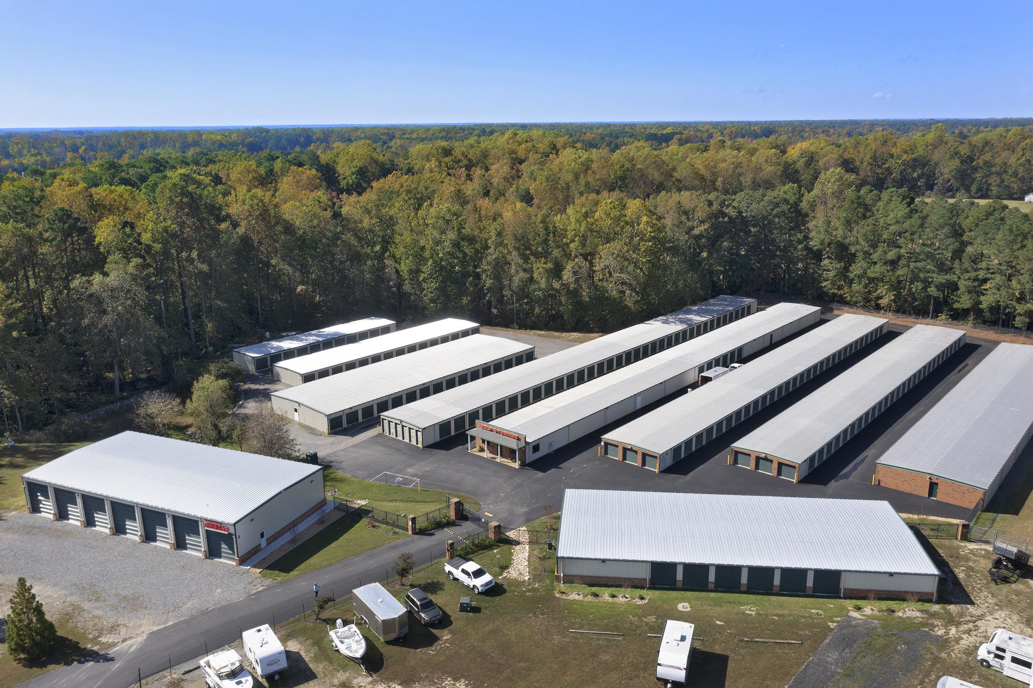 Indoor and Outdoor RV/Boat/Vehicle Parking in Gloucester, VA